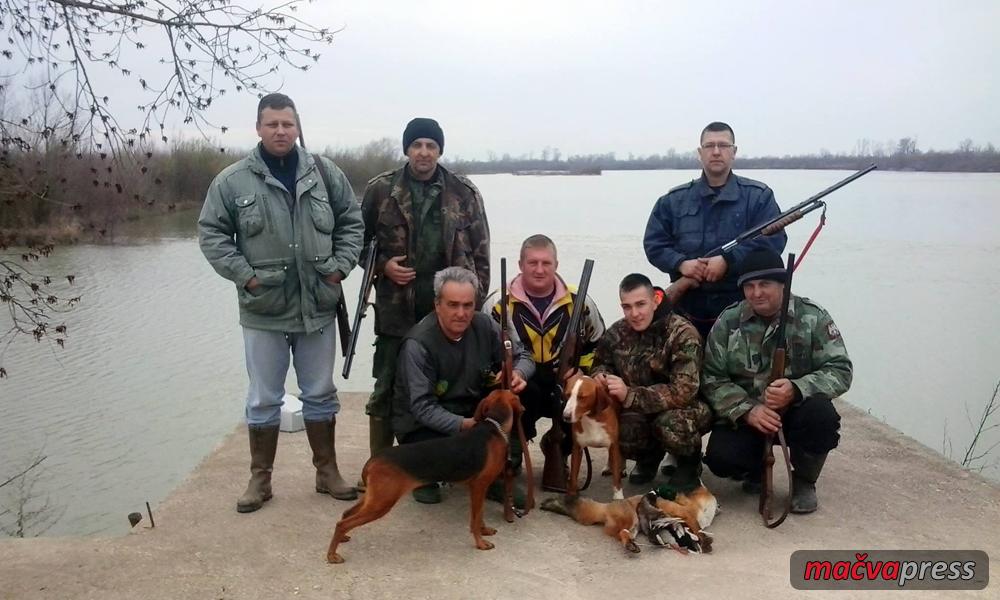 Badovinci lisica - Lovostaj do avgusta - u Badovincima juče „pala“ još jedna lisica