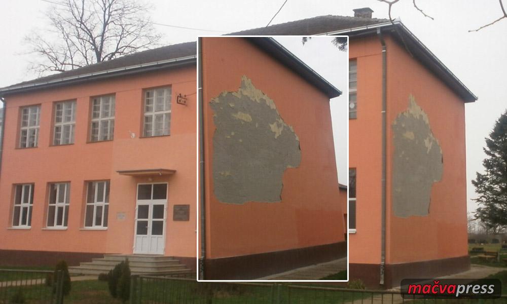 Fasada Glogovac - Tako brzo: Počela da otpada fasada na školi u Glogovcu