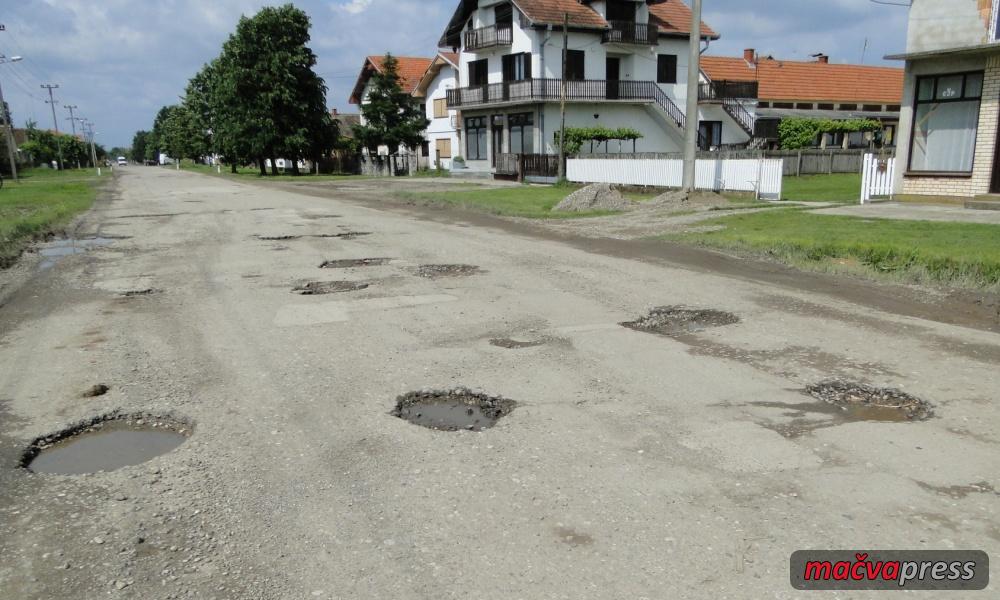 Rupe sajt - Od ponedeljka počinju radovi na putevima