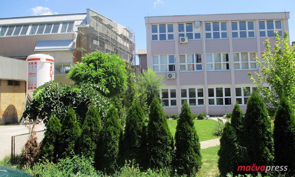 Srednja skola naslovna - У Мачванској средњој школи слободно 20 места у одељењу ветеринарске струке