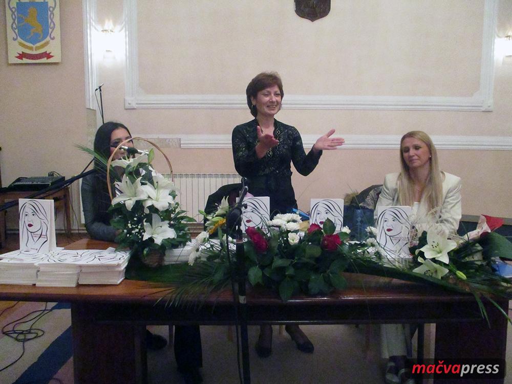 Cirovic2 - Песникиња Милена Ћировић представила првенац "Тајна осећања"