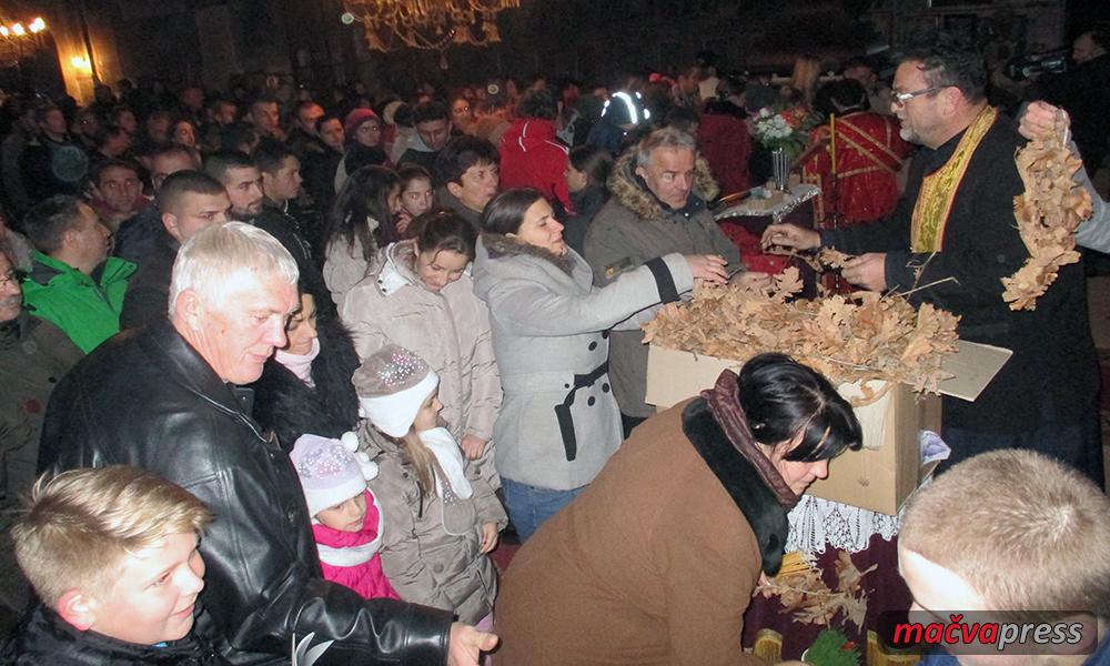 Badnje vece Bogatic Naslovna - БАДЊЕ ВЕЧЕ У ЦРКВИ РОЂЕЊА БОГОРОДИЦЕ У БОГАТИЋУ (ФОТО)