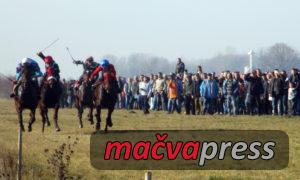 Trke Bozic Naslovna 300x180 - Више од четири хиљаде људи на Божићним коњичким тркама у Богатићу