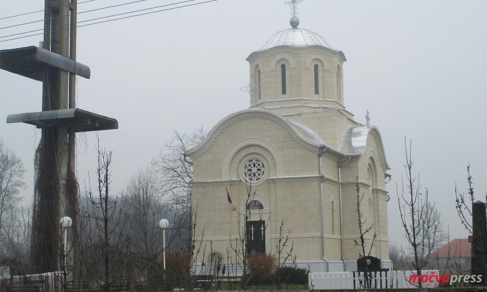 Crkva Glogovac - БЕЗОБРАЗЛУК У МЕТКОВИЋУ: ДОК ЈЕ СВЕШТЕНИК СЛУЖИО ОПЕЛО ЛОПОВИ ПОКРАЛИ ОЖАЛОШЋЕНЕ ПРИЈАТЕЉЕ