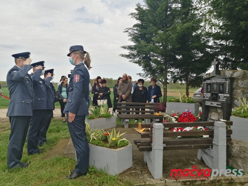 Vojska - ГЛУШЦИ: СЕЋАЊЕ НА ВОЈНИКЕ ПОГИНУЛЕ У НАТО БОМБАРДОВАЊУ