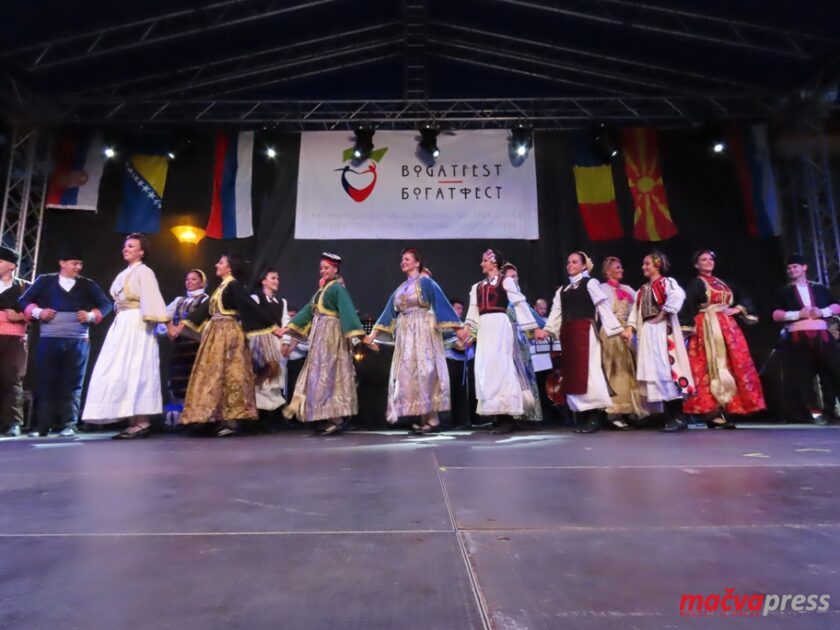 djido4 840x630 - "ЂИДО" ОДУШЕВИО ПРЕМИЈЕРОМ ИГАРА ШАБАЧКЕ ПОСАВИНЕ (ФОТО ГАЛЕРИЈА)