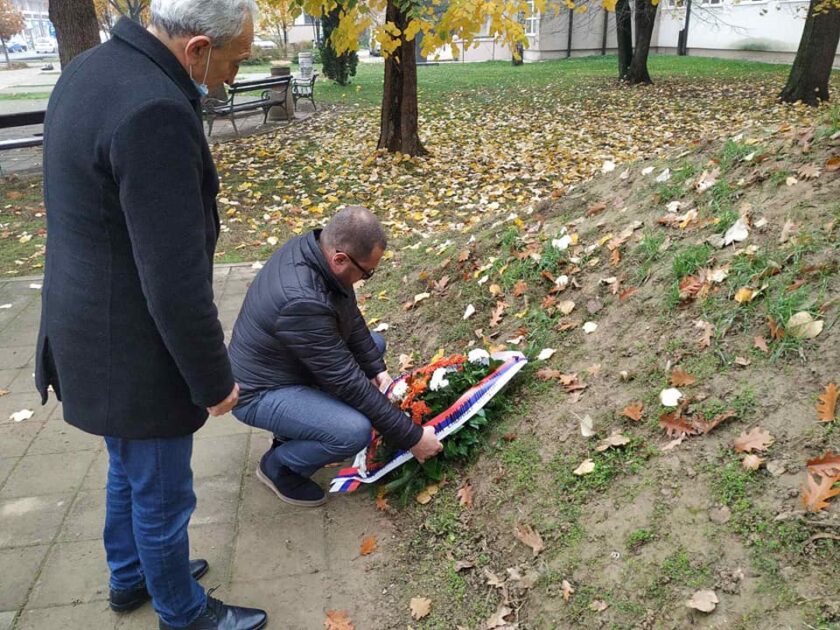 3 840x630 - ДАН СЕЋАЊА НА КРАЈ ВЕЛИКОГ РАТА: ПОЛОЖЕНИ ВЕНЦИ НА СПОМЕН ОБЕЛЕЖЈА