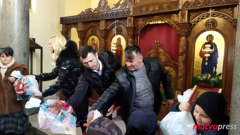 СВЕТОСАВСКА ПРОСЛАВА У САЛАШУ НОЋАЈСКОМ - СЕЛО И ГРАД ДАРИВАЛИ ЂАКЕ Salas - СВЕТОСАВСКА ПРОСЛАВА У САЛАШУ НОЋАЈСКОМ - СЕЛО И ГРАД ДАРИВАЛИ ЂАКЕ