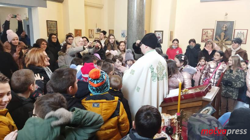 СВЕТОСАВСКА ПРОСЛАВА У САЛАШУ НОЋАЈСКОМ - СЕЛО И ГРАД ДАРИВАЛИ ЂАКЕ Salas1 - СВЕТОСАВСКА ПРОСЛАВА У САЛАШУ НОЋАЈСКОМ - СЕЛО И ГРАД ДАРИВАЛИ ЂАКЕ