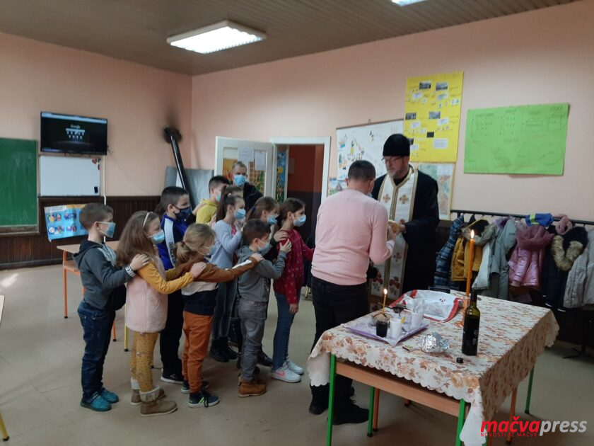 САВИНДАН У ЦРНОЈ БАРИ, ГЛОГОВЦУ И СОВЉАКУ (ФОТО) crna bara 840x630 - САВИНДАН У ЦРНОЈ БАРИ, ГЛОГОВЦУ И СОВЉАКУ (ФОТО)