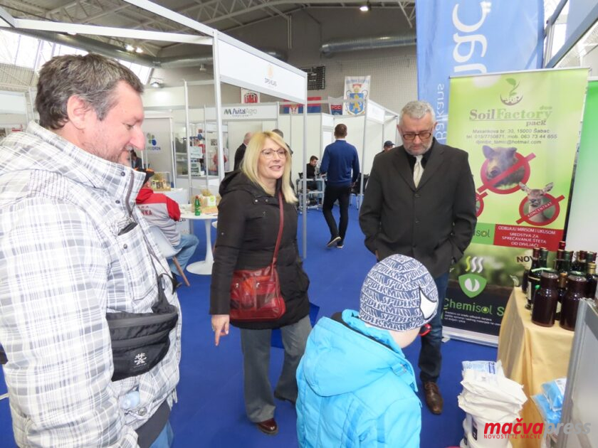 15 840x630 - (ФОТО ГАЛЕРИЈА) ГУЖВА НА САЈМУ ПОЉОПРИВРЕДЕ У БОГАТИЋУ: 80 ИЗЛАГАЧА И ВЕЛИКИ БРОЈ ПОСЕТИЛАЦА