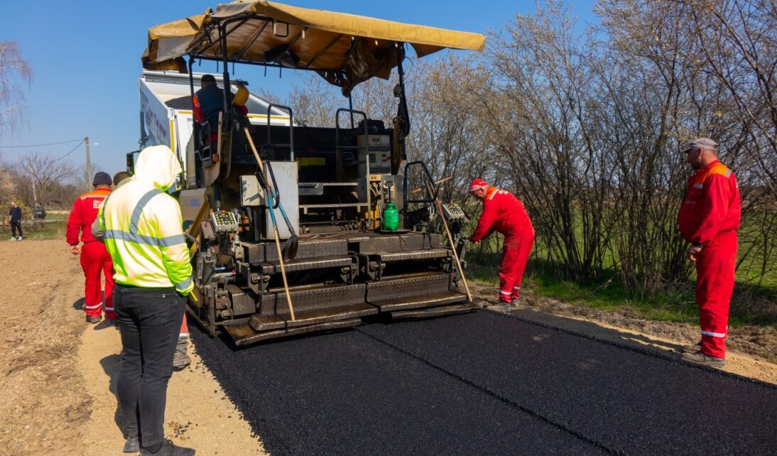 Asfalt Crna Bara 1094x642 - АСФАЛТИРАНА УЛИЦА У ЦРНОЈ БАРИ