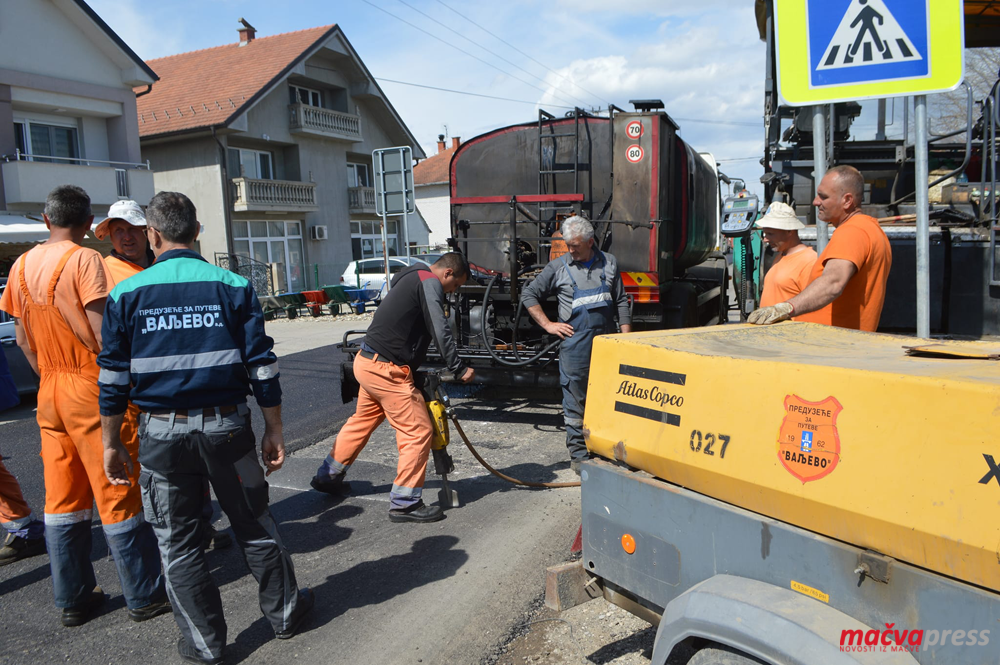 1 - ЗА ВЕЋУ БЕЗБЕДНОСТ: РАДОВИ НА РАСКРНИЦИ У БАДОВИНЦИМА У ЗАВРШНОЈ ФАЗИ