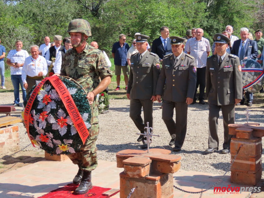 20220908100930 IMG 7608 840x630 - (ФОТО-ВИДЕО) НА ЛИМАНСКОЈ АДИ  ПОТОМЦИ СЕ ПОКЛОНИЛИ ЈУНАЦИМА БИТКЕ НА ДРИНИ