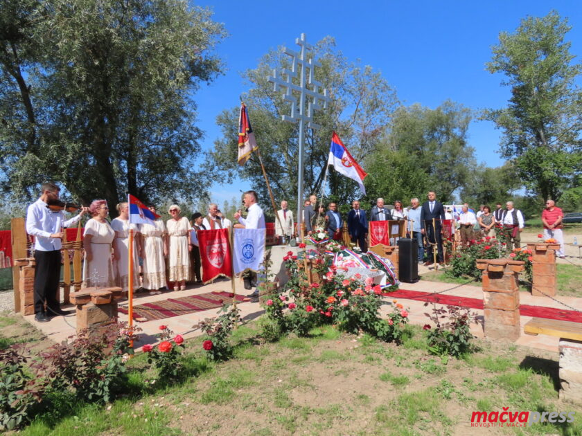 20220908101807 IMG 7638 840x630 - (ФОТО-ВИДЕО) НА ЛИМАНСКОЈ АДИ  ПОТОМЦИ СЕ ПОКЛОНИЛИ ЈУНАЦИМА БИТКЕ НА ДРИНИ