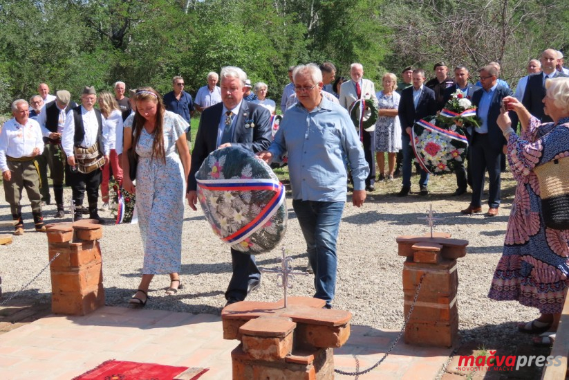 Baburin - (ВИДЕО) ГОВОР СЕРГЕЈА БАБУРИНА НА ЛИМАНСКОЈ АДИ ПРЕКИДАН АПЛАУЗОМ