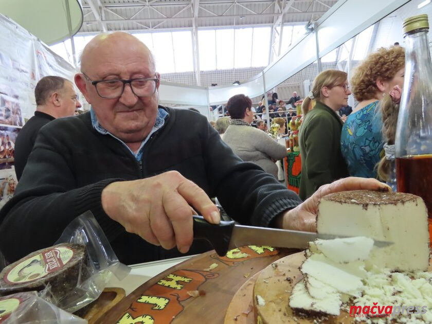 (ФОТО ГАЛЕРИЈА) ВЕЛИКА ГУЖВА НА ПОЉО САЈМУ У БОГАТИЋУ Momcilo Budimirovic 840x630 - (ФОТО ГАЛЕРИЈА) ВЕЛИКА ГУЖВА НА ПОЉО САЈМУ У БОГАТИЋУ