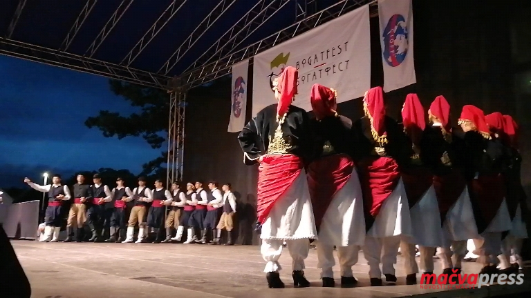 1 2 - (ФОТО-ВИДЕО) ОТВОРЕН "БОГАТФЕСТ" - НАСТУПИЛИ ГРЦИ, МЕКСИКАНЦИ, ЛИТВАНЦИ, АНСАМБЛ ИЗ ЗВОРНИКА И "ЂИДО"