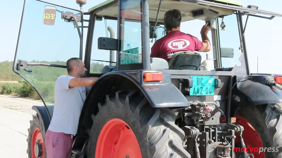 Traktor tehnicki pregled1 - (ФОТО-ВИДЕО) БЕСПЛАТНА ПРОВЕРА ТЕХНИЧКЕ ИСПРАВНОСТИ ТРАКТОРА