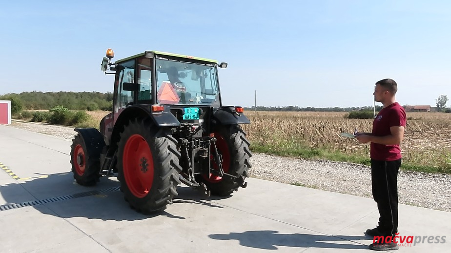 Traktor tehnicki pregled2 - (ФОТО-ВИДЕО) БЕСПЛАТНА ПРОВЕРА ТЕХНИЧКЕ ИСПРАВНОСТИ ТРАКТОРА